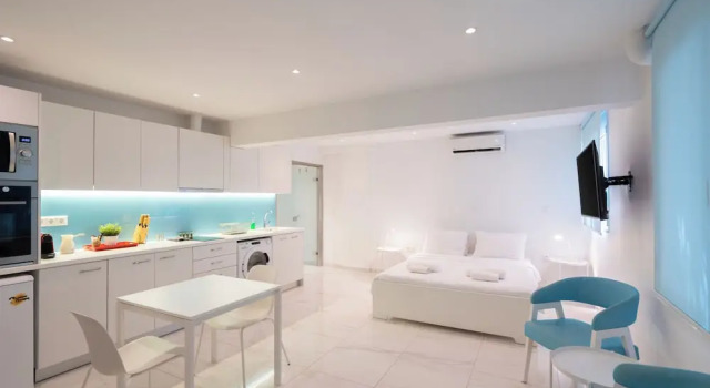 Студия Cute and Convenient Studio in Athens