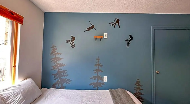 Четырёхместный номер Standard Crash Hotel Squamish