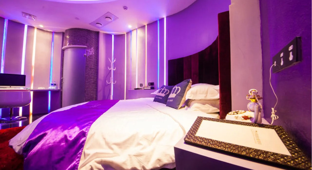Brightman Theme Hotel