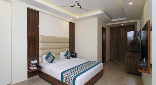Capital O 11690 M Suites, Забронировать Отель Отели Нью-Дели с завтраком, Завтраки
