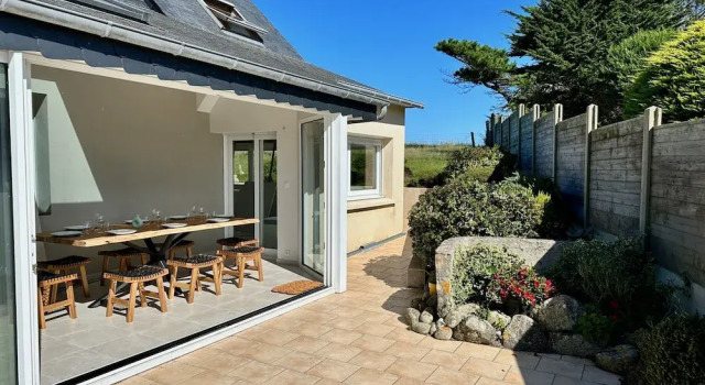 Unusual Accommodation Right on the Water, Забронировать Дом для отпуска Отели Finistère с парковкой, Парковка