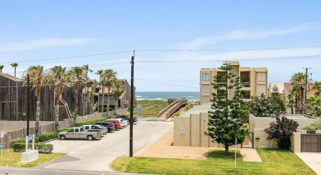 Eat, Beach, Sleep, Repeat! 2 Bedroom Condo