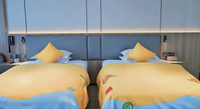 Четырёхместный номер Standard Holiday Inn Express Chongqing Central Park by IHG