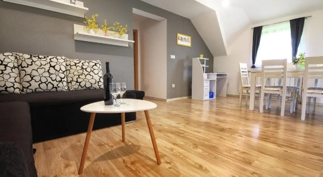 Apartment Lana, Book Lejlighed Hoteller i Karlovac county med parkering, Parkering