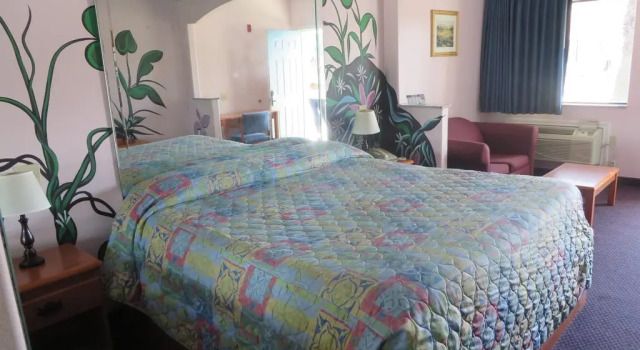 Scottish Inn & Suites Liberty, Boek Mini-hotel Mini-hotels in Liberty, Mini-hotel