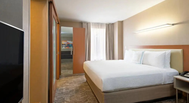 Люкс SpringHill Suites by Marriott Louisville Downtown