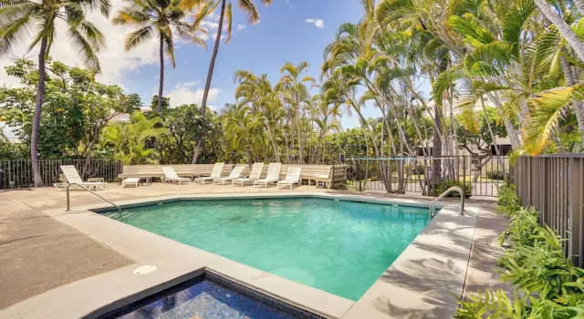 Апартаменты Downtown Kailua-kona Condo w/ Pool & Views