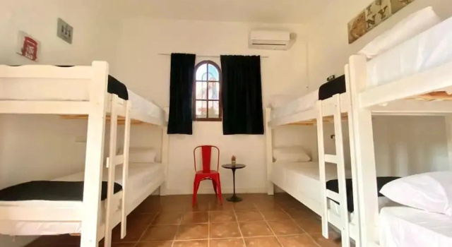 Кровать в общем номере с частичным видом PH Palermo Hostel