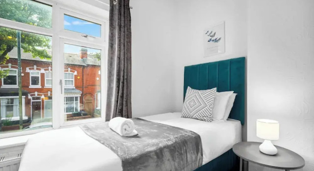 Cosy Three Bedroom Family Home With Garden, Varaa Hotelli Birmingham West Midlands