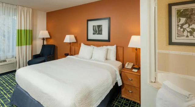 Номер Standard Fairfield Inn & Suites by Marriott Brunswick Freeport