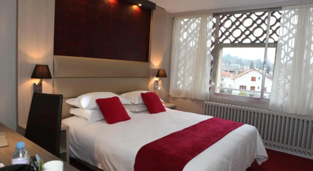 Двухместный номер Deluxe Hôtel Les Trois Roses, Meylan Grenoble