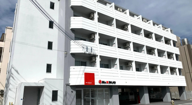 Mr.KINJO in Miegusuku, Забронировать Отель Отели Наха с парковкой, рядом с Железнодорожная станция Кентё-маэ, Парковка