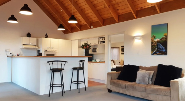 Absolutely Beachy Arden, Забронировать Отель Окура Stratford Mountain Club