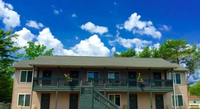 Blue Spruce Motel, Book Motel Hoteller i Port Austin med parkering, Parkering