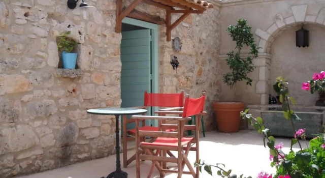 Коттедж Delightful Stone Greek Cottages - Daisy Studio Marguerite one Half Bdrms