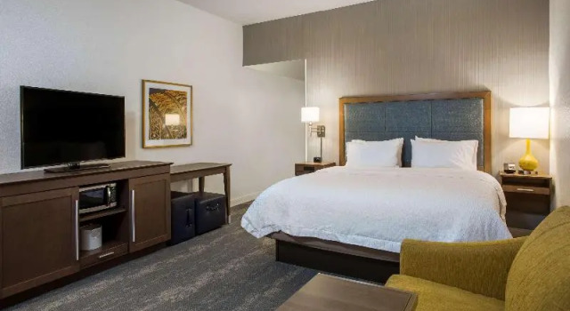Номер Standard с красивым видом из окна Hampton Inn & Suites Newport/Cincinnati, KY
