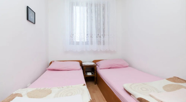 Apartment Besima, Varaa Huoneisto Hotellit Kvarner Islands uima-altaalla, Uima-allas