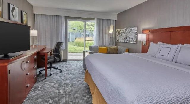 Полулюкс Courtyard by Marriott Eugene Springfield