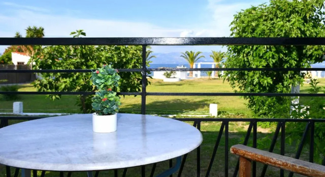 Четырёхместный номер Standard с видом на море Utopia Kavos Hotel