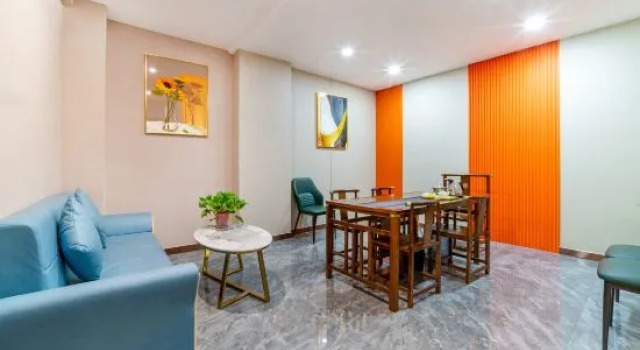 Люкс Business Pudun Business Hotel (Linyi)