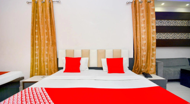 Люкс Standard OYO 45390 Hotel Heritage In