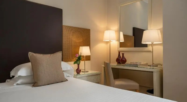Двухместный номер Superior с балконом National Hotel