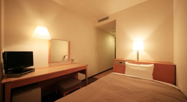 Hotel Green Core Plus One, Buchen Sie Hotel Satte Saitama