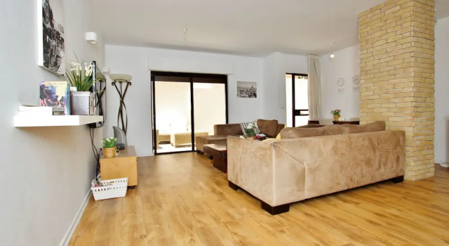 Номер Luxury Amazing 3 Bedroom Garden Apartment near Gordon Beach