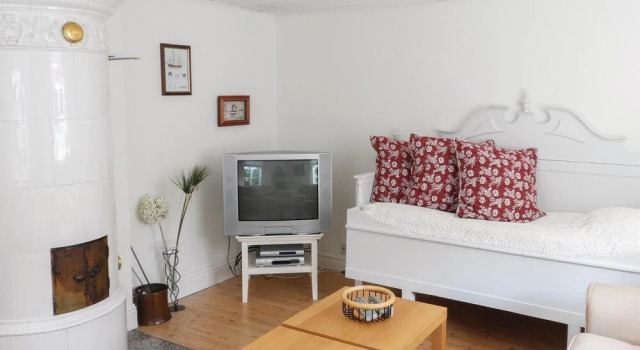 Beautiful Home in Jönköping With 1 Bedrooms, จอง โรงแรม เยินเชอปิง Vättern