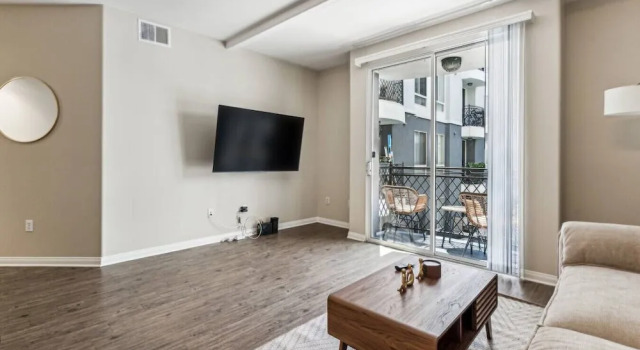 Chic Marina Oasis 5 Star Amenities Central
