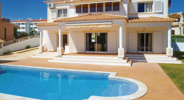 Nice Home in Guia With 4 Bedrooms, Wifi and Outdoor Swimming Pool, Забронировать Отель Отели и гостиницы Гия, Отель
