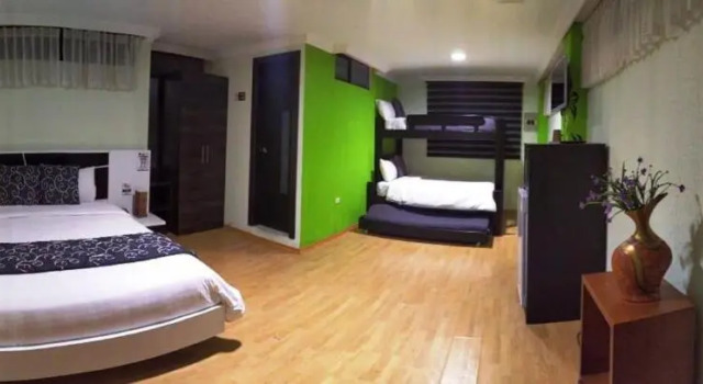 Четырёхместный номер Standard La Kapital Hotel