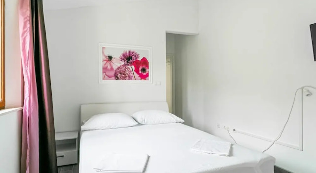 Alluring Holiday Home in Sumartin With Balcony, Забронировать Отель Сумартин Брач