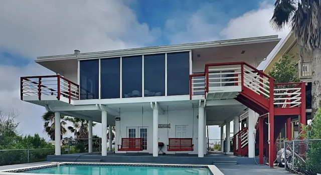 Коттедж с 3 комнатами с балконом Dock of the Bay by Ryson Vacation Rentals