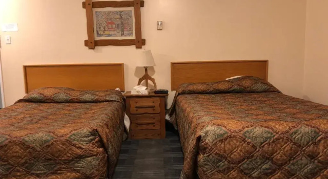 Agassiz Park Lodge, Varaa Mini-hotelli Minihotellit kohteessa McCreary, Mini-hotelli