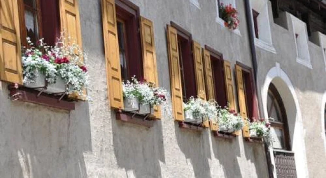 Hotel-Restaurant Crusch Alba, Reserva ahora Hotel Lavin Suiza