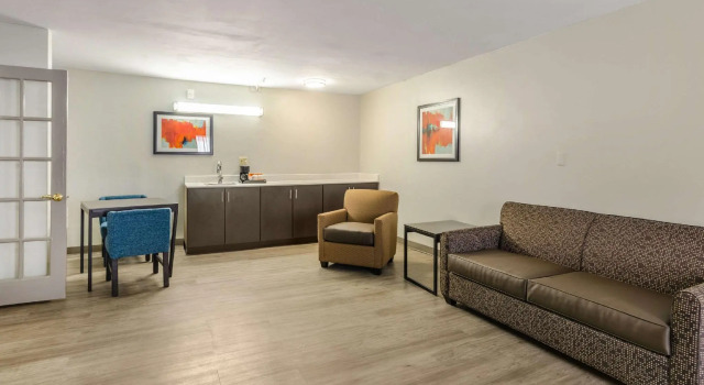 Neljän hengen Sviitti American Inn