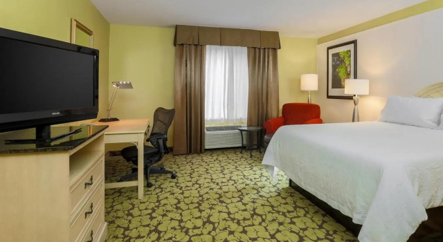 Полулюкс Hilton Garden Inn Tallahassee