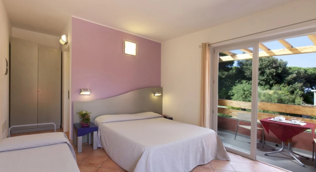 Трёхместный номер Standard с балконом Residence Pineta