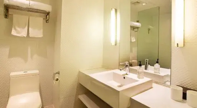 Люкс Business Hanting Hotel Zhengzhou Huayuan Road Provincial TV