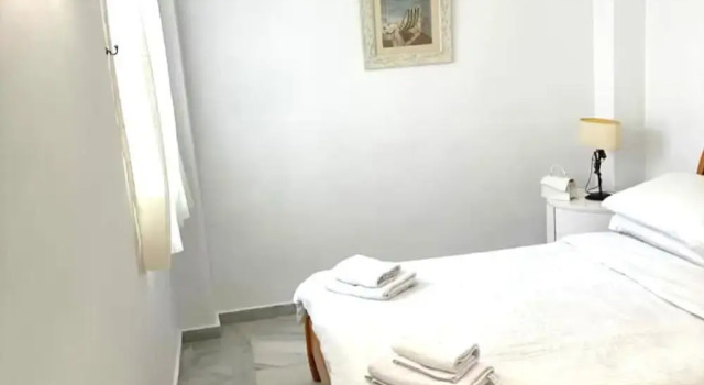 Beach Apartment - Sleeps 6, Pool & Private Terrace
