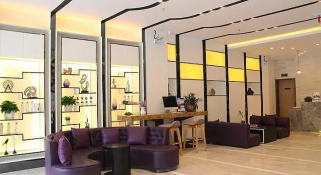 Lavande Hotels Yiyang Railway Station, Book Hotel Hotels in Yiyang with Parking, Parking