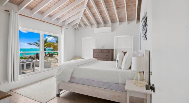 Beachfront White Palm Villa - Tar Bay, Prenota Villa Rokers Point Isole Exuma