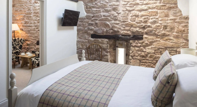 Tudor Farmhouse Hotel, จอง โรงแรม Forest of Dean Merseyside