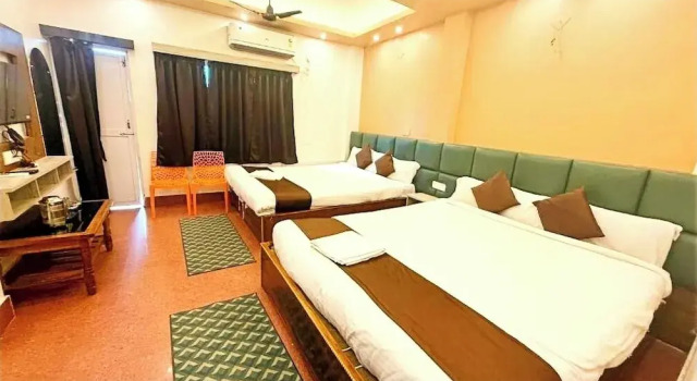 Четырёхместный номер Superior Shree Ganesh Resort -near Temple & Beach