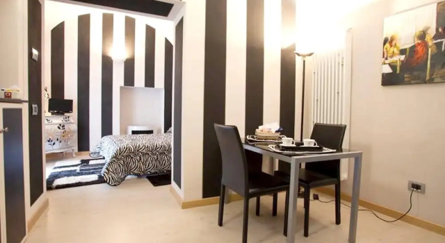 Studio in Piazza, With Shared Pool, Enclosed Garden and Wifi Near the Slopes, Boek Hotel Hotels in Mondole Ski met parkeren, Parkeren