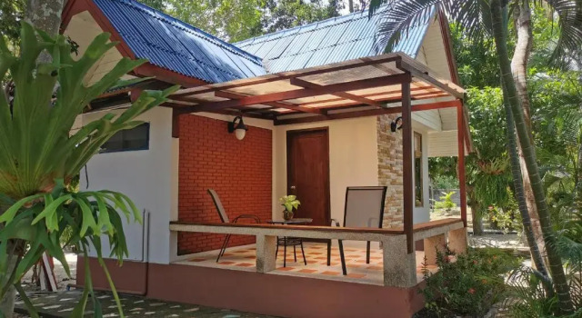Бунгало с балконом Phalarn Inn Resort