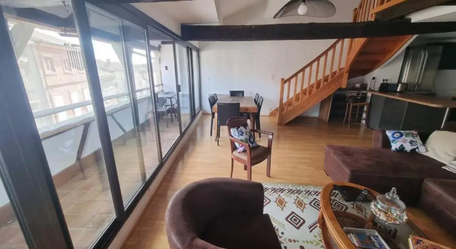 Апартаменты Appartement exceptionnel 4 étoiles hyper centre Albi 65 m2 au 4ème étage sans ascenseur avec une tour du 12ème siècle