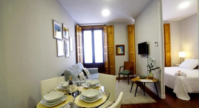 Апартаменты Superior Apartamento al lado de Gran Via - Pink