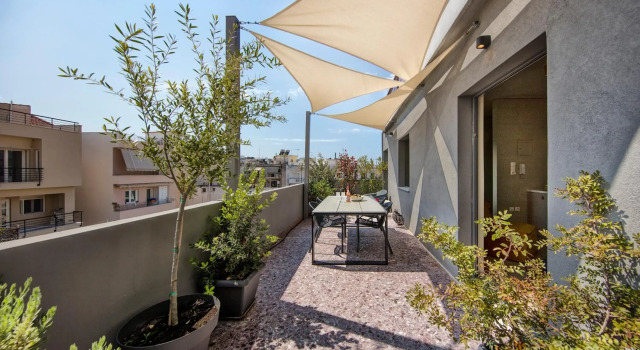 Sunny Loft with Acropolis View